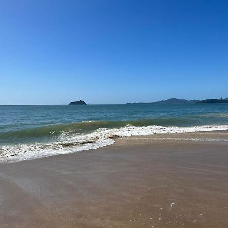 Ape Estilo Resort C/ Pe Na Areia E Vista Mar, Proximo Ao Beto Carrero Piçarras Eksteriør bilde