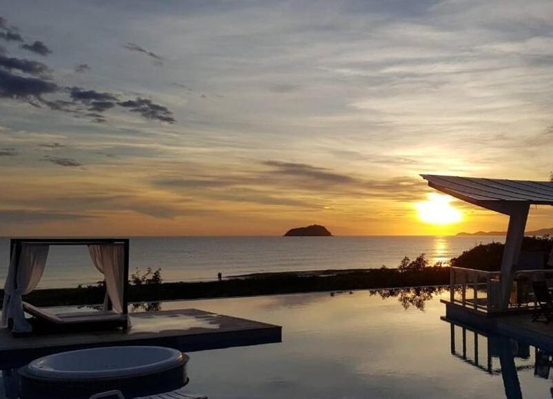 Ape Estilo Resort C/ Pe Na Areia E Vista Mar, Proximo Ao Beto Carrero Piçarras Eksteriør bilde